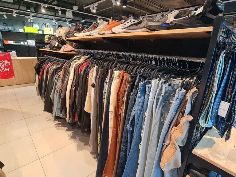 2nd STREET @ Silom Edge - Bangkok