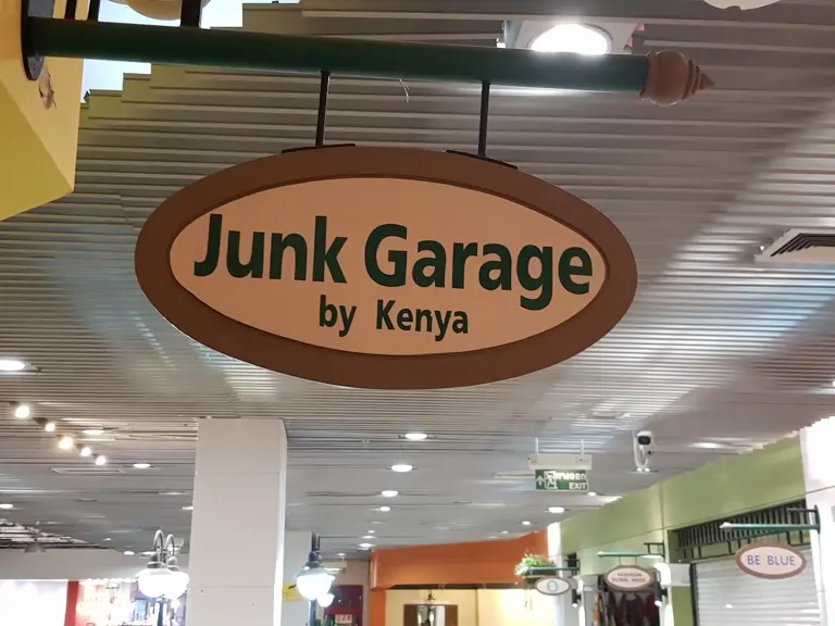 Junk Garage - Bangkok