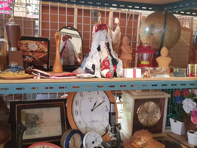 Sakura Japan Second Hand Market - Sukhumvit Soi 50 - Bangkok