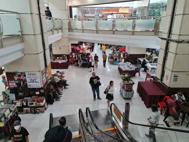 Amcorp Mall Flea Market - Petaling Jaya (2/5) Amcorp Mall Flea Market - Petaling Jaya (2/5)