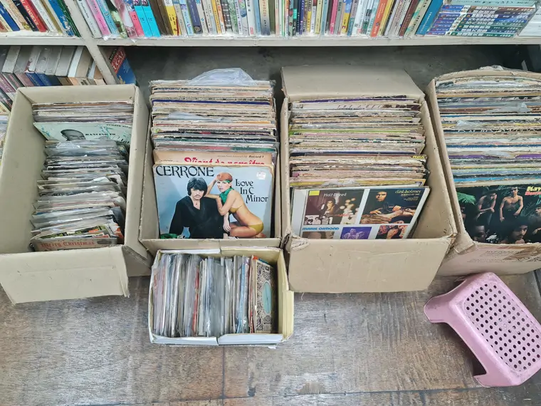 Junk Book Store - Kuala Lumpur (3/3) Junk Book Store - Kuala Lumpur (3/3)