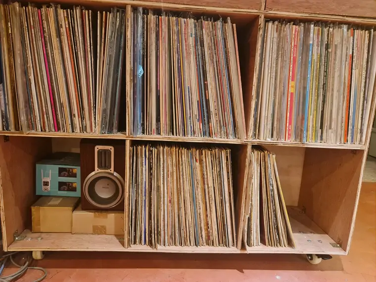 Uwu Record Store - Kuala Lumpur (3/10) Uwu Record Store - Kuala Lumpur (3/10)
