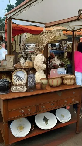 Discover all antique markets